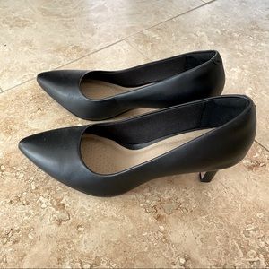 Clarks Ileana Tulip Pump, Black Heels